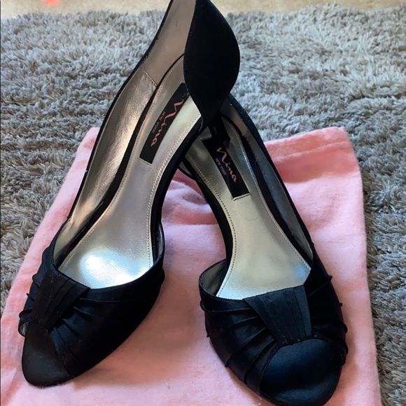 Black Nina 2 inch Low Heels 👠 - Picture 2 of 7